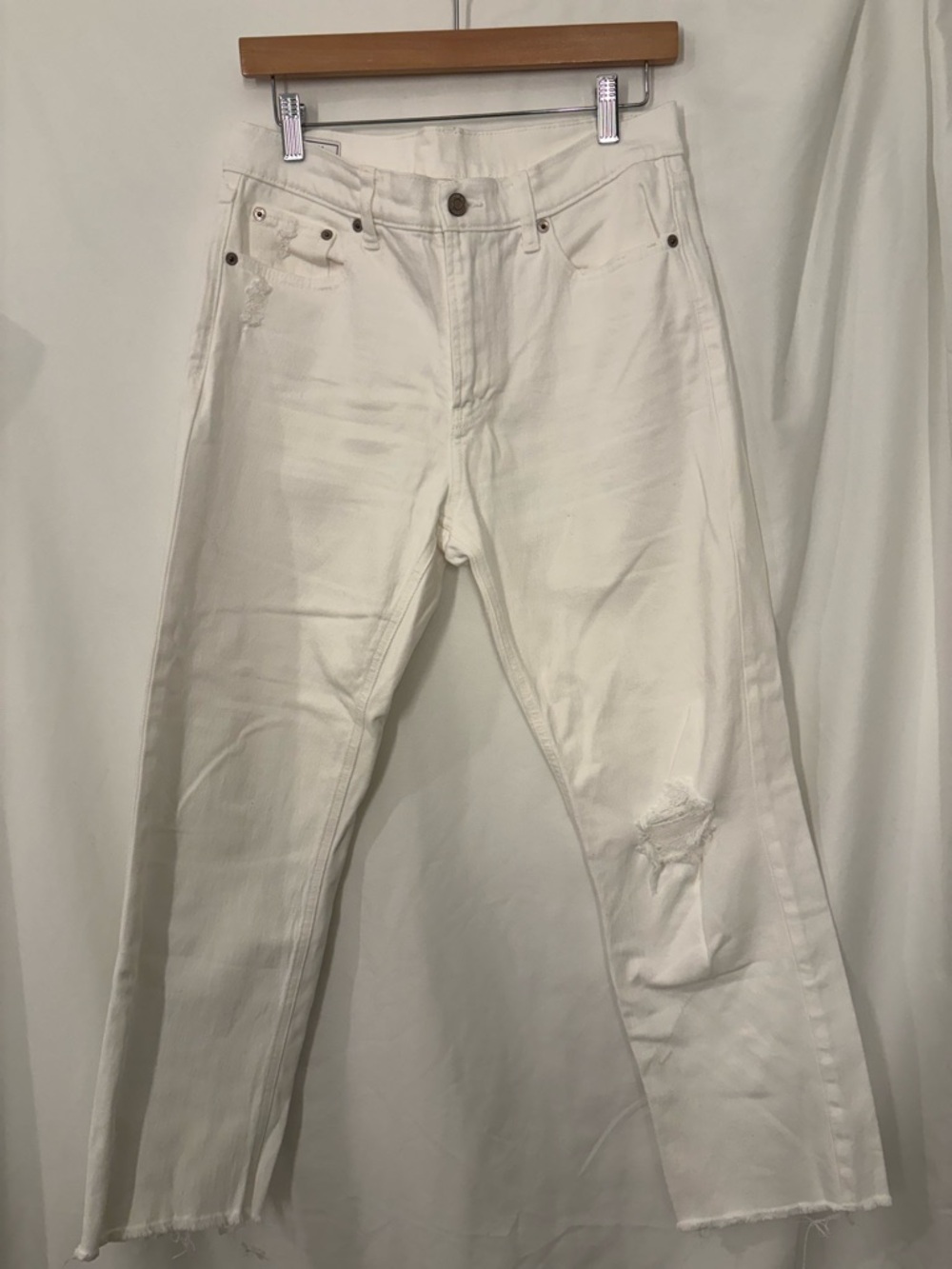 Gap Cheeky Straight High Rise Jeans White Distressed Raw Hem Size 29/8R